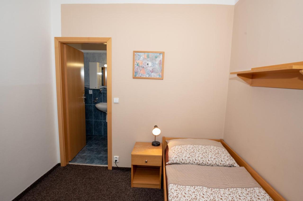 Penzion Maxim Тршебонь Экстерьер фото